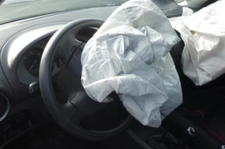 Malle/Hayon arriere SEAT CORDOBA 2