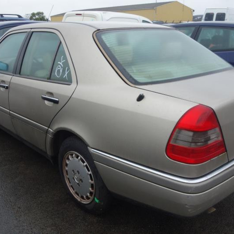 Malle/Hayon arriere MERCEDES CLASSE C Photo n°6