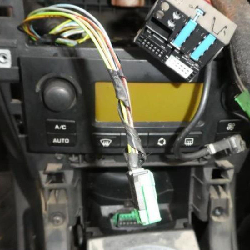 Aile avant droit CITROEN C4 1 Photo n°8