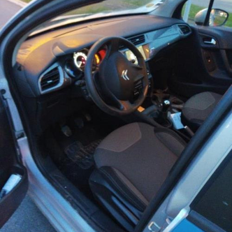 Malle/Hayon arriere CITROEN C3 2 Photo n°12