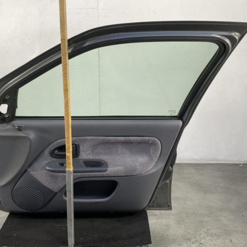 Porte avant droit RENAULT CLIO 2 Photo n°3
