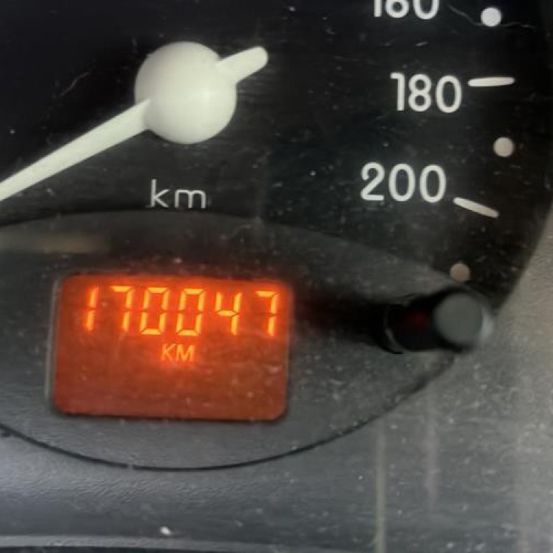 Porte avant droit RENAULT CLIO 2 Photo n°7