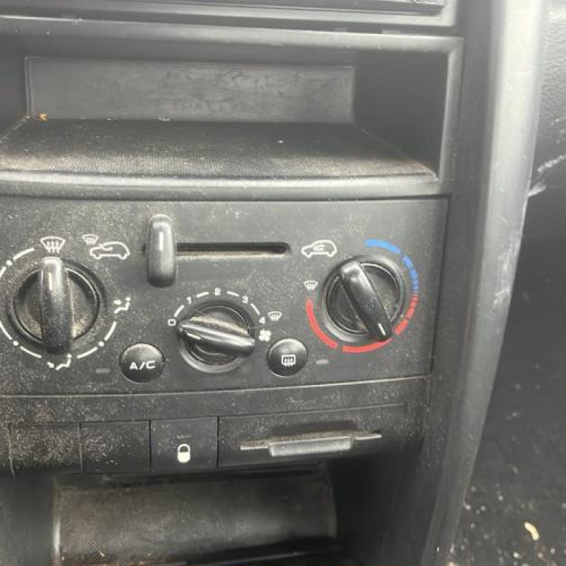 Malle/Hayon arriere PEUGEOT 207 Photo n°16