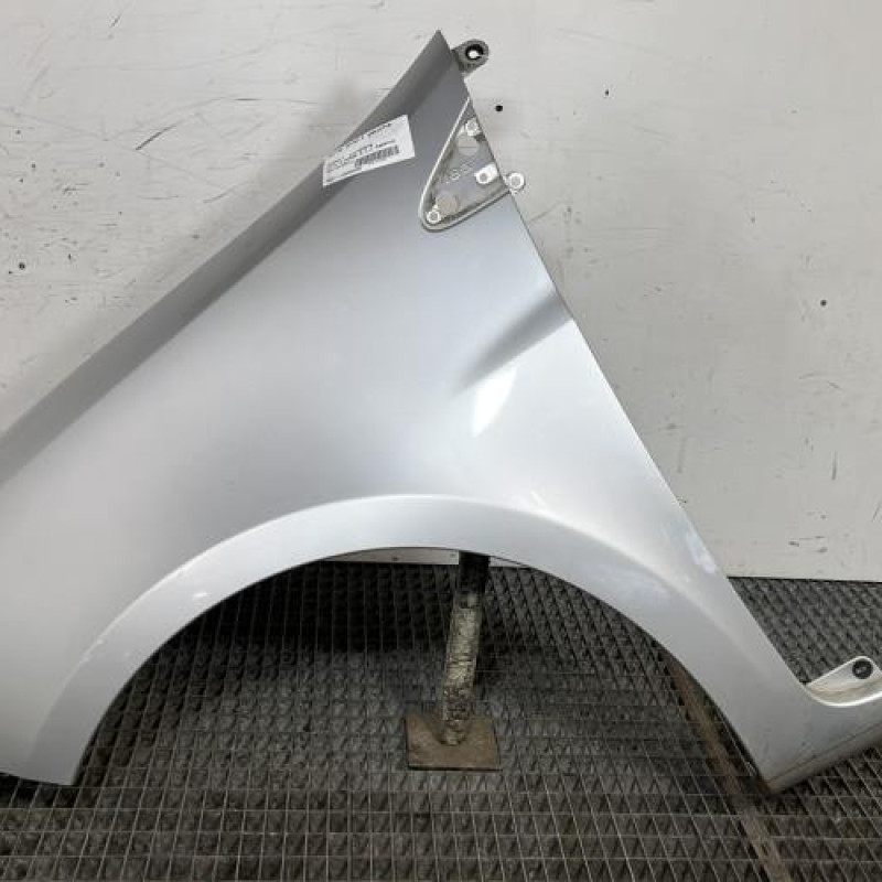 Aile avant gauche RENAULT CLIO 3 Photo n°1