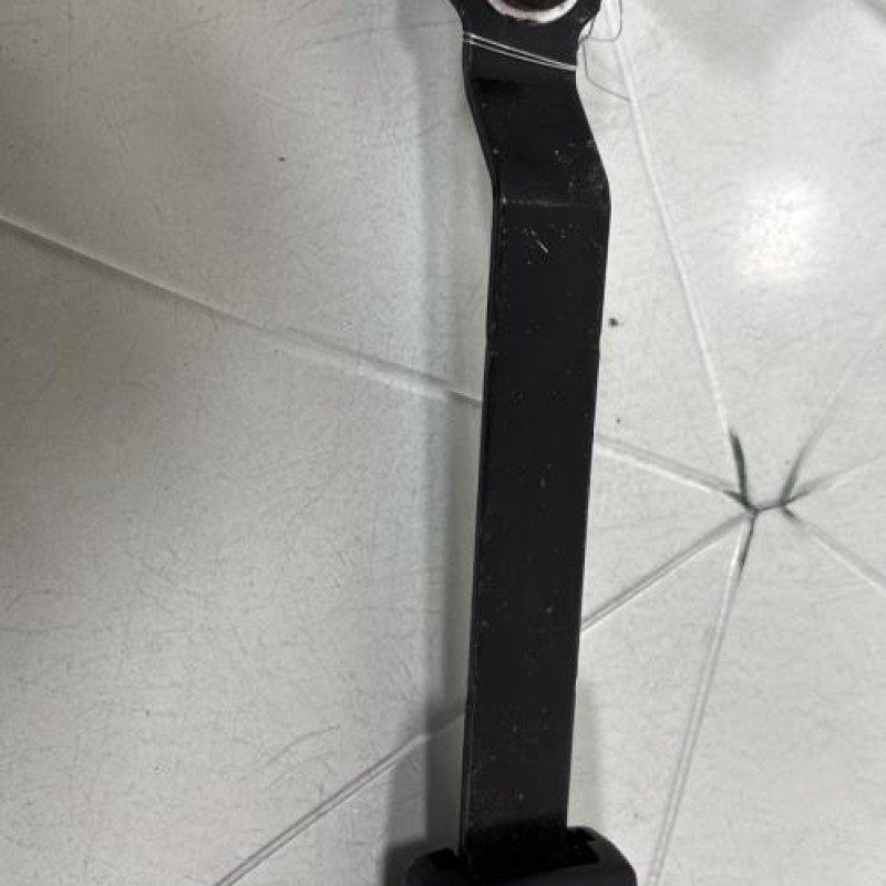 Attache ceinture avant droit RENAULT CLIO 3 Photo n°2