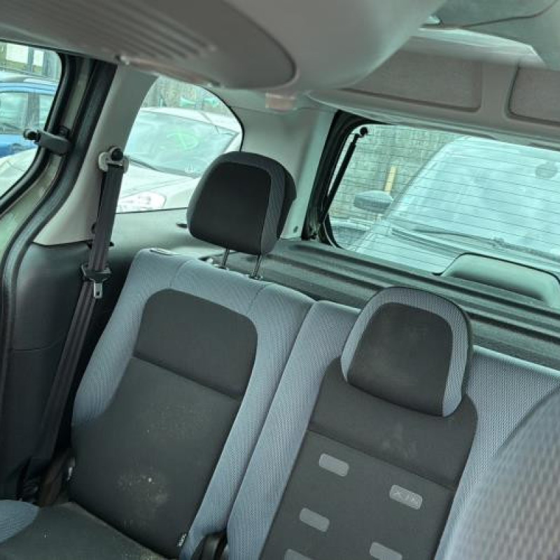 Attache ceinture arriere droit CITROEN BERLINGO 2 Photo n°13