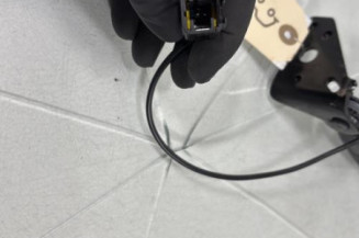 Attache ceinture arriere gauche PEUGEOT 207