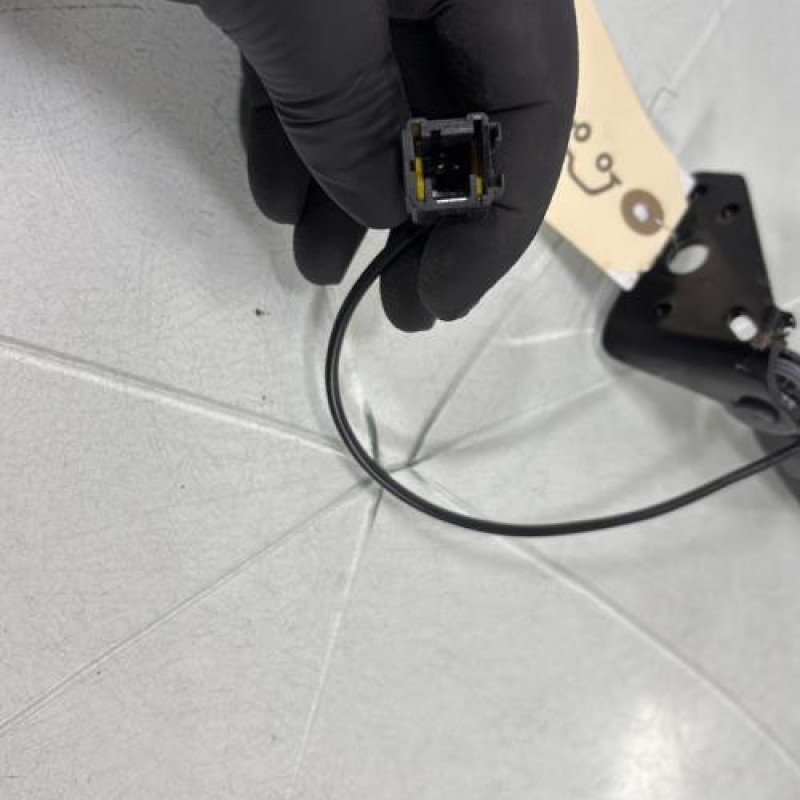 Attache ceinture arriere gauche PEUGEOT 207 Photo n°3