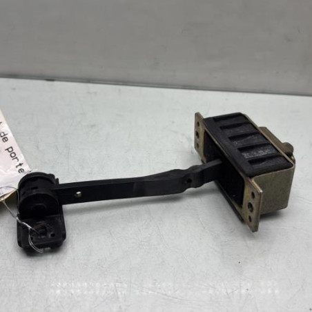 Arret de porte avant gauche MERCEDES CLASSE C 203 Photo n°1