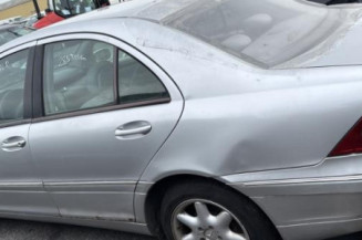 Arret de porte avant gauche MERCEDES CLASSE C 203