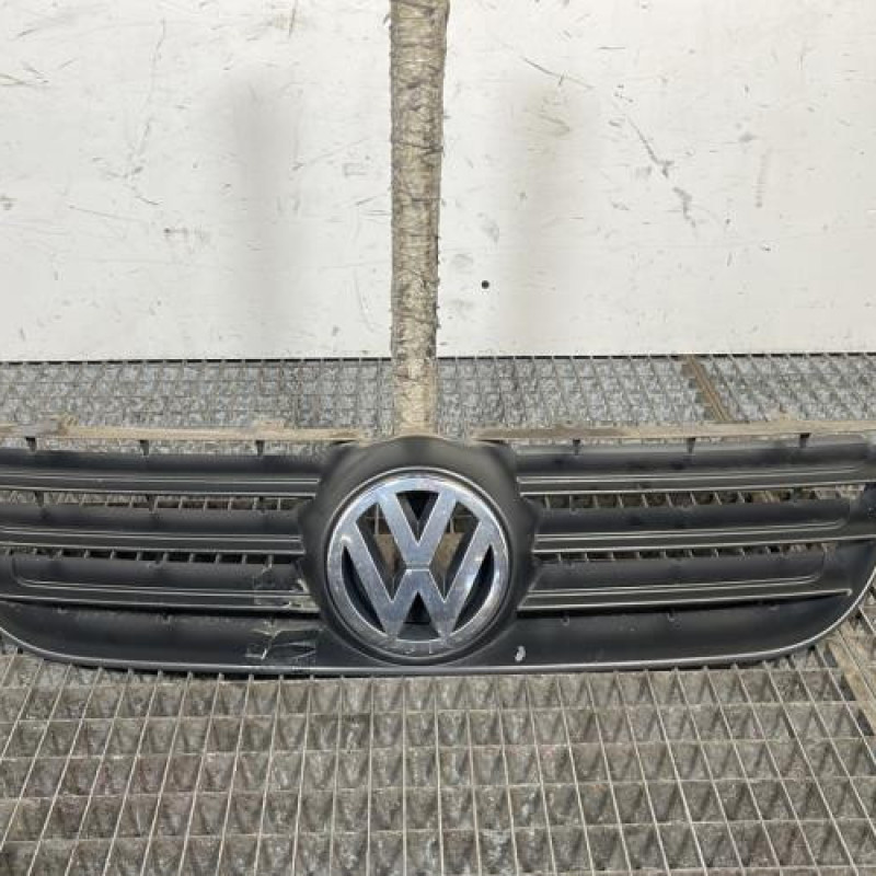 Calandre VOLKSWAGEN POLO 4 Photo n°1