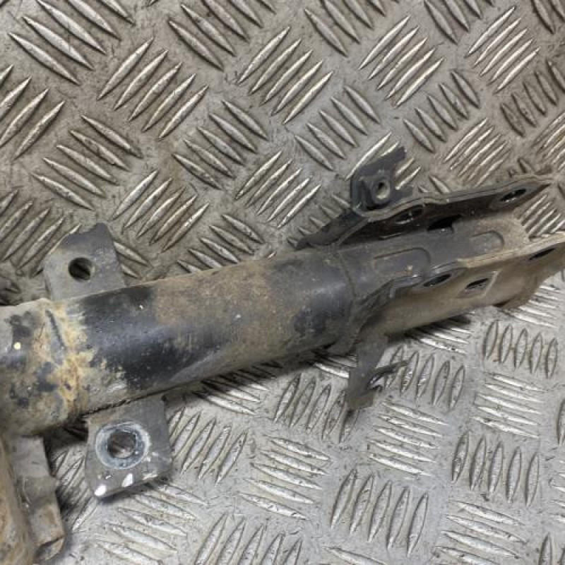 Amortisseur avant droit FORD FIESTA 6 Photo n°3