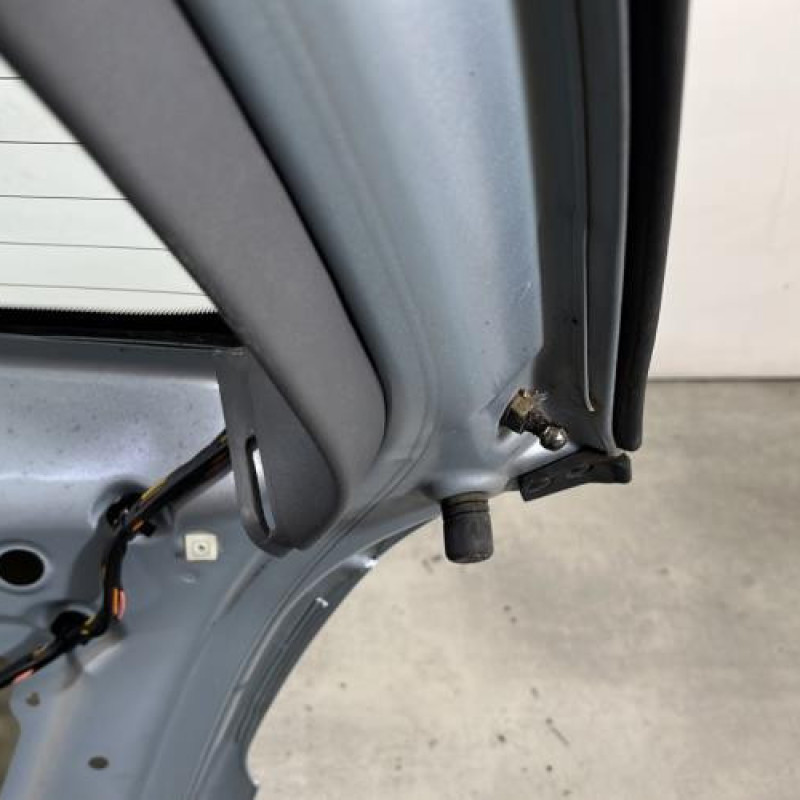 Malle/Hayon arriere KIA RIO 2 Photo n°9