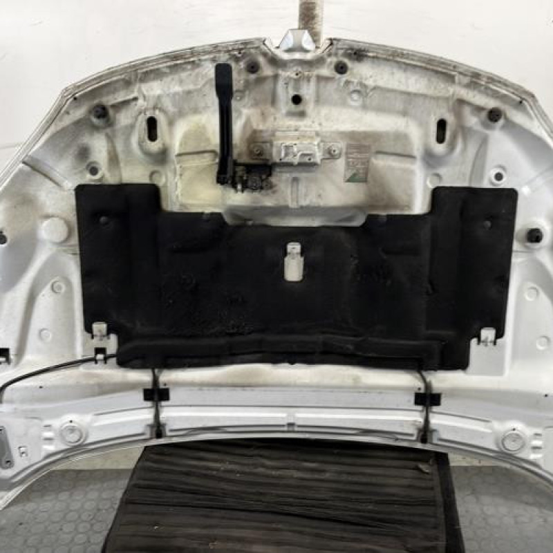 Capot RENAULT MEGANE 3 Photo n°11