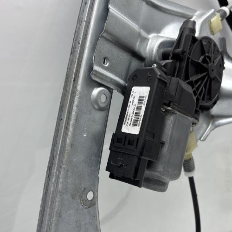 Leve vitre electrique avant droit RENAULT CLIO 3 Photo n°4
