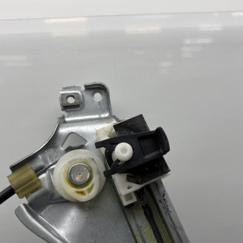 Leve vitre electrique avant droit RENAULT CLIO 3 Photo n°8