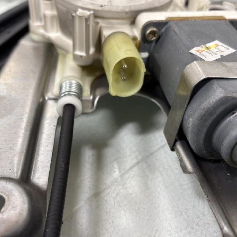 Leve vitre electrique avant gauche BMW SERIE 5 E39 Photo n°7