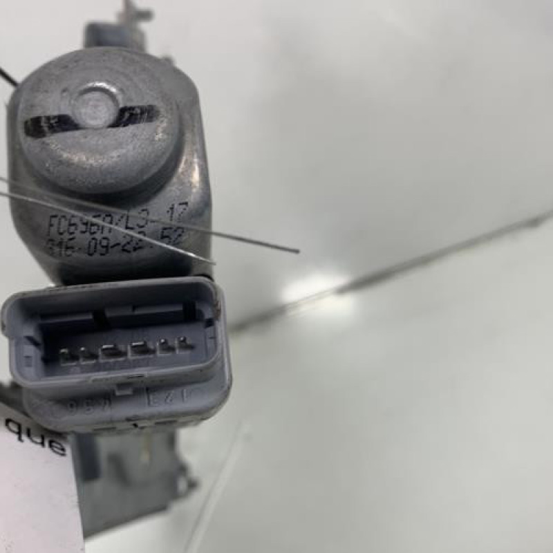 Leve vitre electrique avant droit PEUGEOT 207 Photo n°4