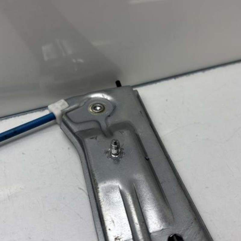 Leve vitre electrique avant droit PEUGEOT 208 1 Photo n°4