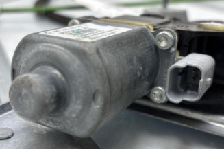 Leve vitre electrique avant droit PEUGEOT 208 1