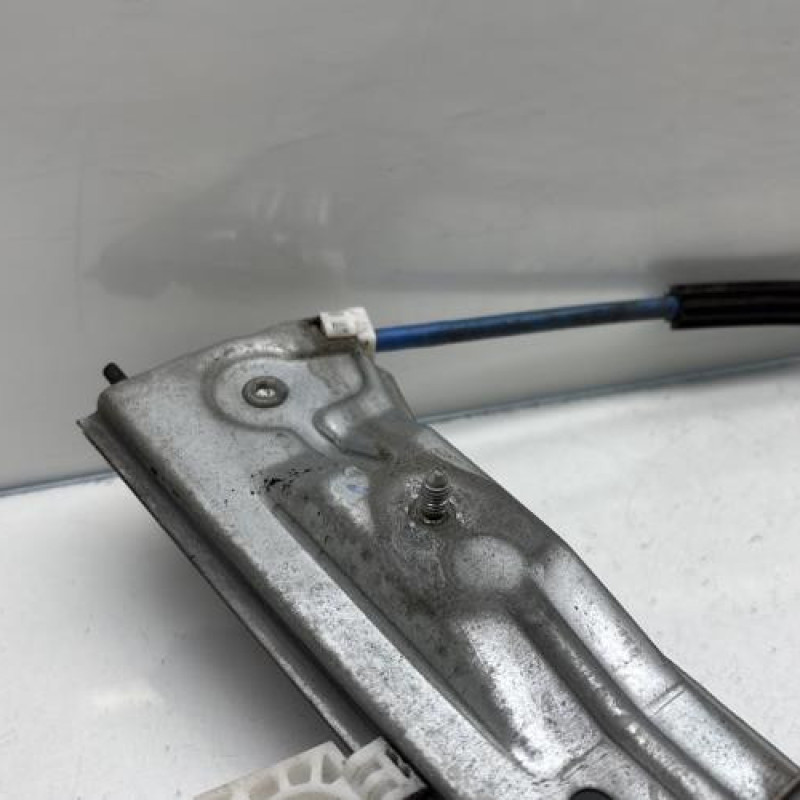 Leve vitre electrique avant gauche PEUGEOT 208 1 Photo n°2