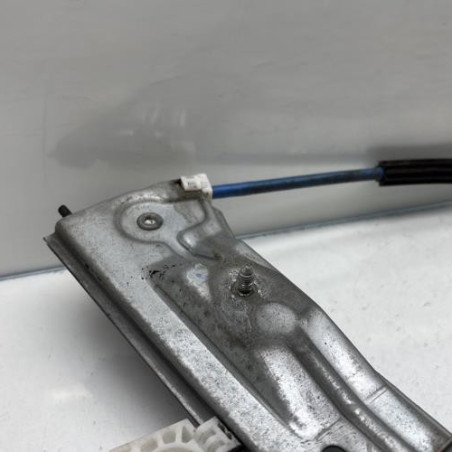 Leve vitre electrique avant gauche PEUGEOT 208 1