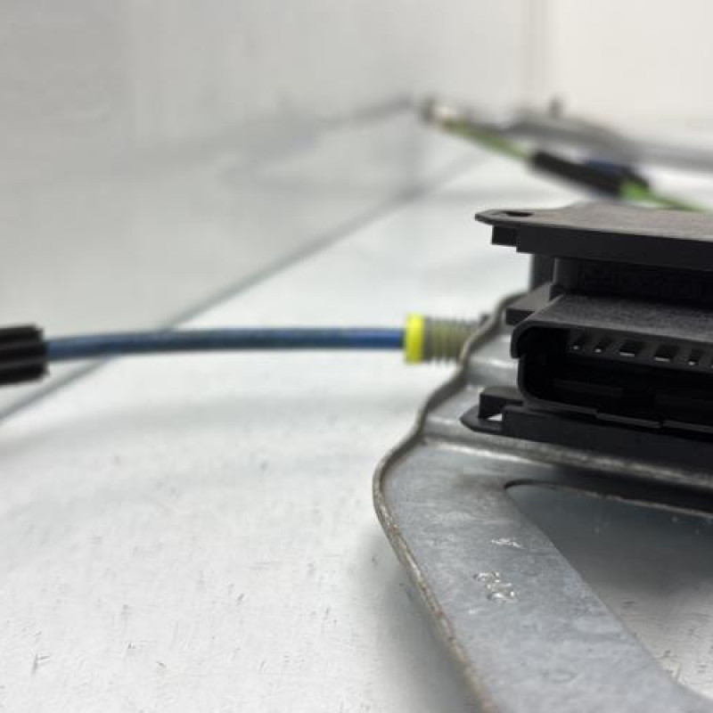 Leve vitre electrique avant gauche PEUGEOT 208 1 Photo n°7