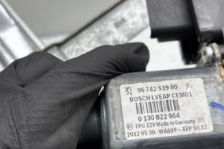 Leve vitre electrique avant gauche PEUGEOT 208 1