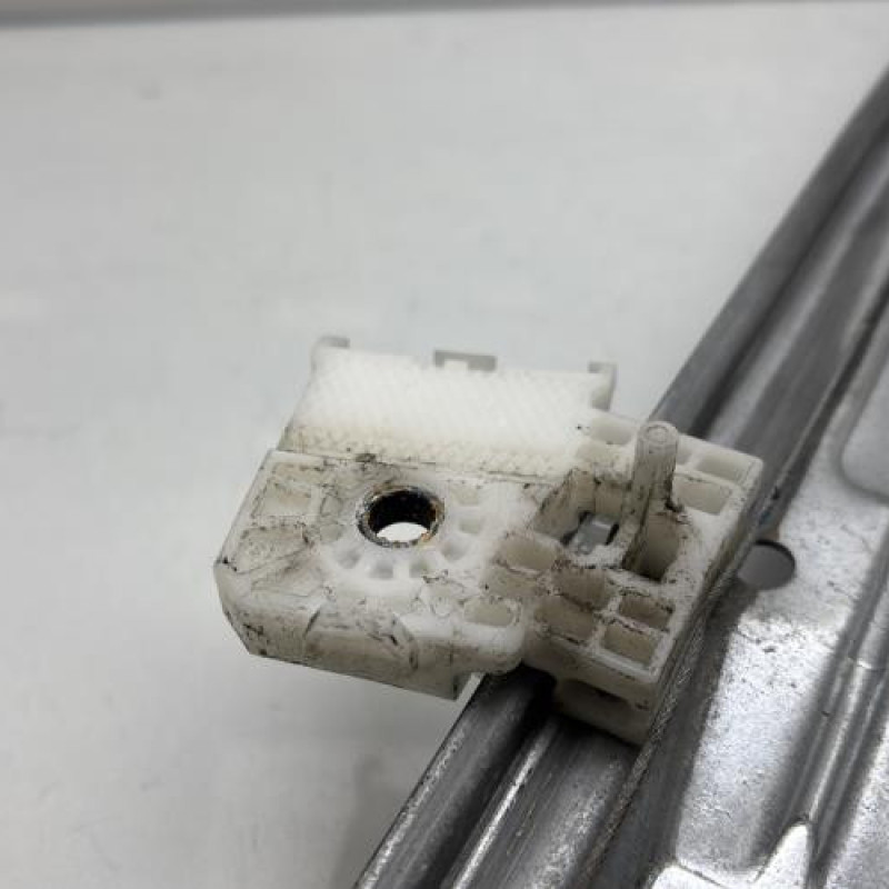 Leve vitre electrique avant gauche PEUGEOT 208 1 Photo n°11