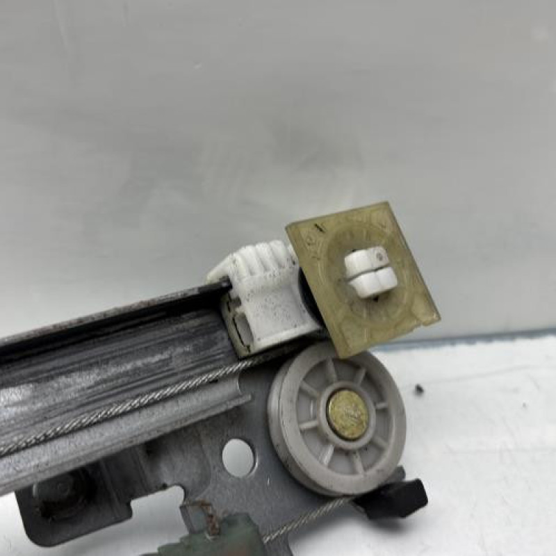 Leve vitre electrique avant droit CITROEN SAXO Photo n°8