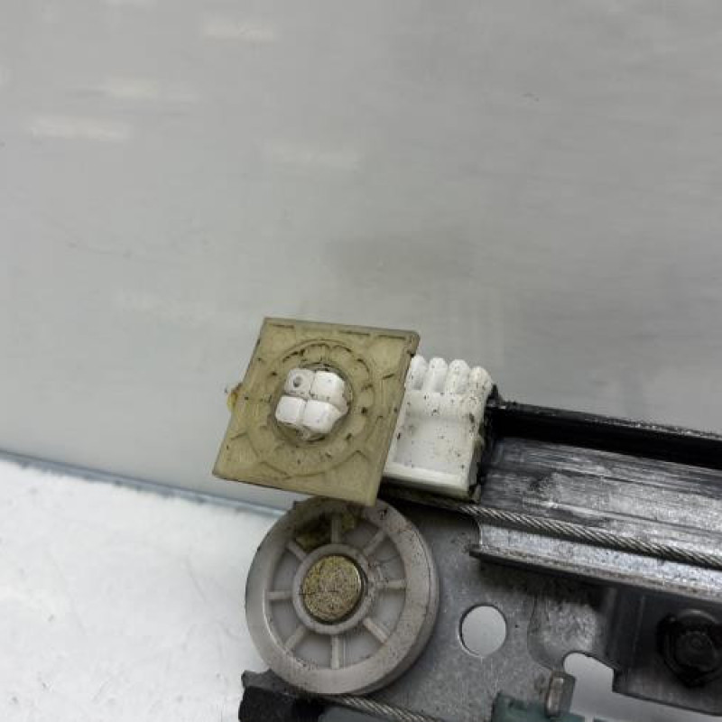 Leve vitre electrique avant gauche CITROEN SAXO Photo n°8