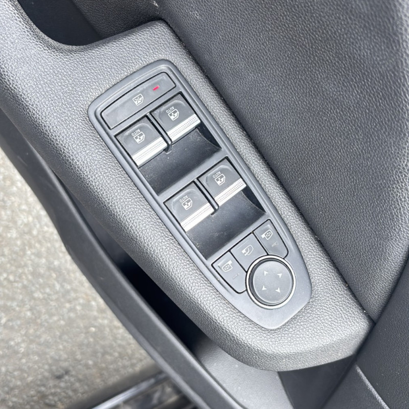 RENAULT CLIO 5 PHASE 1 1.0i - 12V TURBO TCE 100 Photo n°10