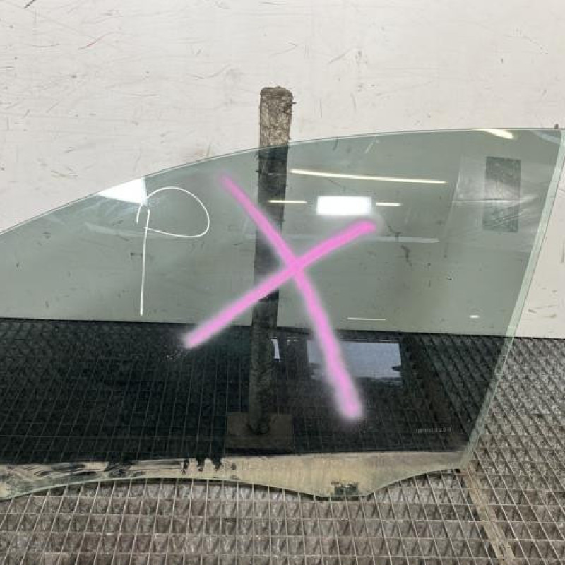 Vitre avant gauche VOLKSWAGEN GOLF 6 Photo n°1