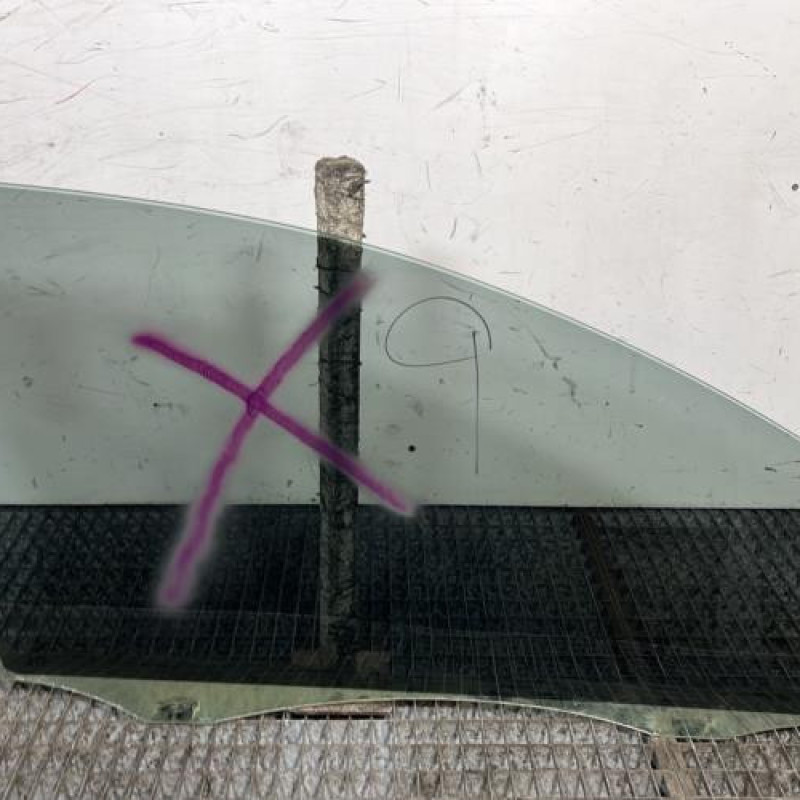 Vitre avant gauche VOLKSWAGEN GOLF 6 Photo n°4