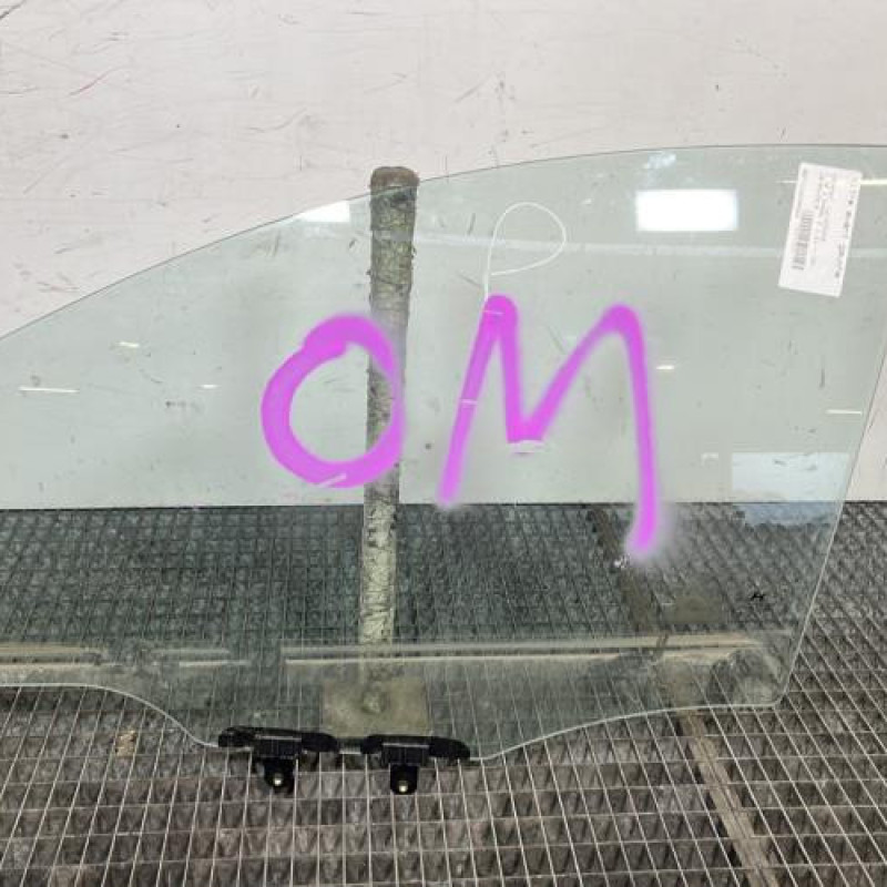 Vitre avant gauche HYUNDAI I 10 2 Photo n°1