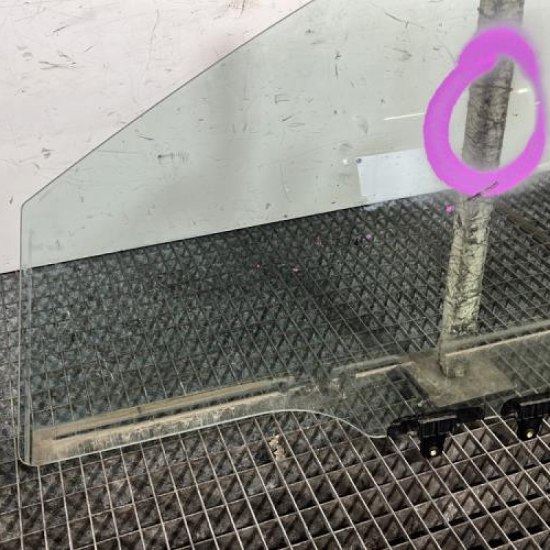 Vitre avant gauche HYUNDAI I 10 2 Photo n°2