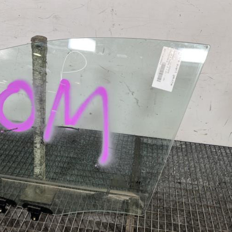 Vitre avant gauche HYUNDAI I 10 2 Photo n°3