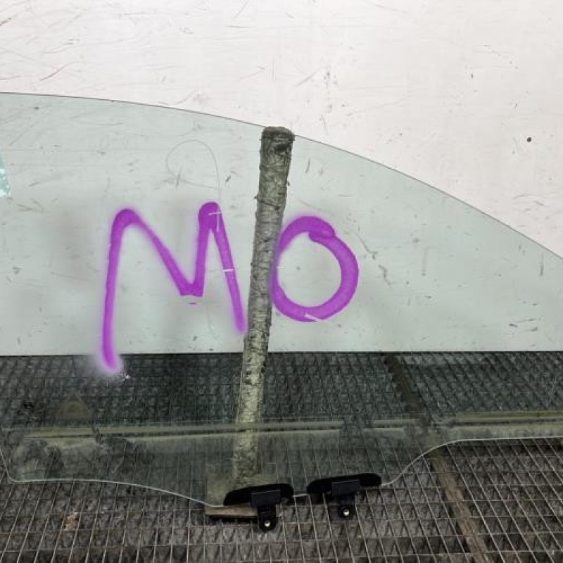 Vitre avant gauche HYUNDAI I 10 2 Photo n°4