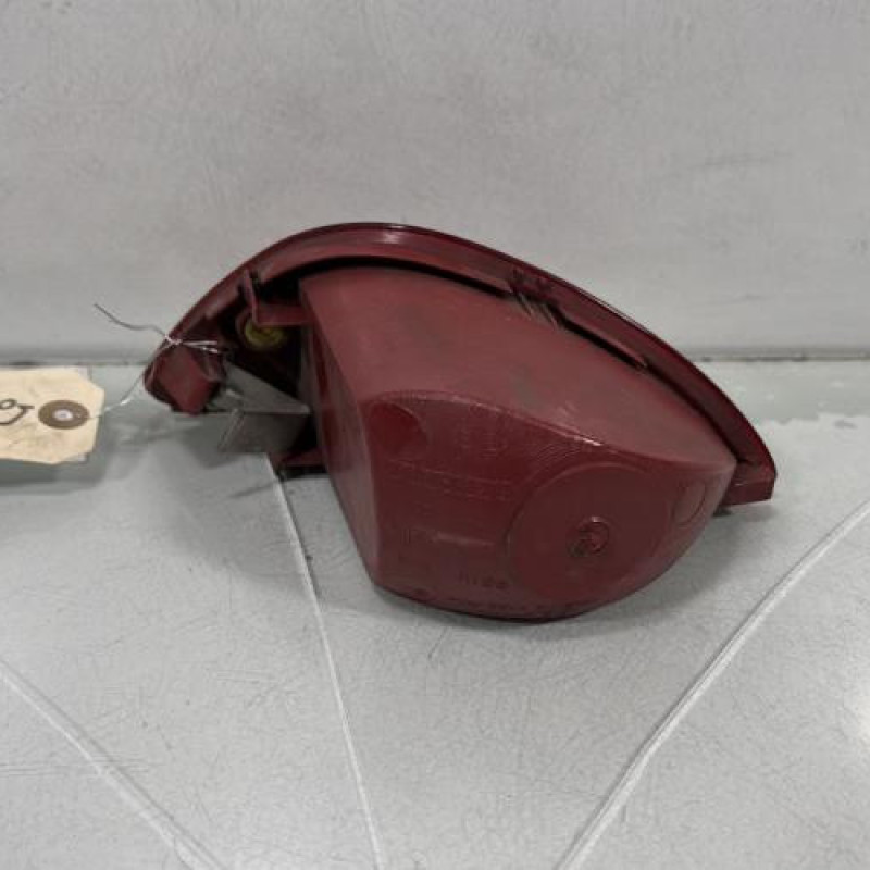 Feu factice arriere droit RENAULT CLIO 3 Photo n°3