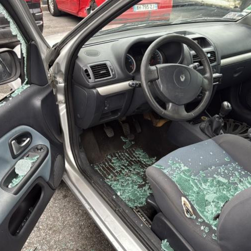 Moteur essuie glace arriere RENAULT CLIO 2 Photo n°10