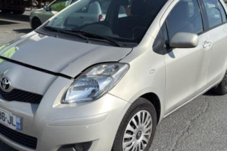 Pretensionneur de ceinture avant droit TOYOTA YARIS 2