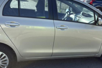 Pretensionneur de ceinture avant droit TOYOTA YARIS 2