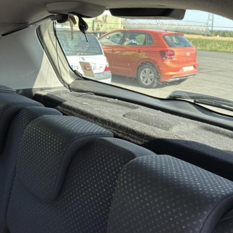 Pretensionneur de ceinture avant droit TOYOTA YARIS 2 Photo n°18