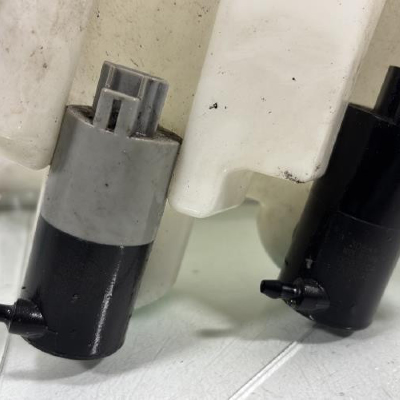 Vase de lave glace TOYOTA AURIS 1 Photo n°4