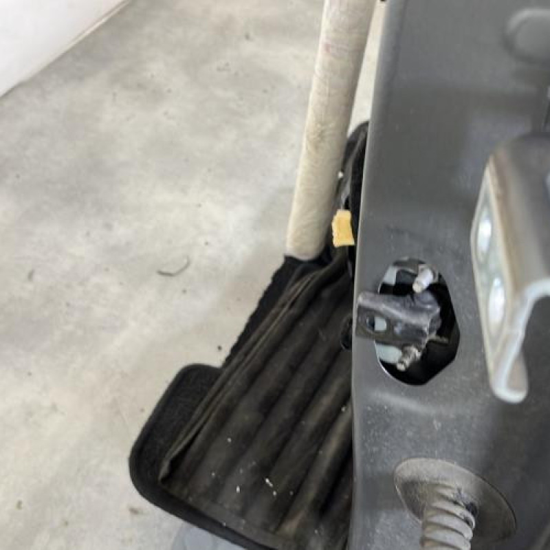 Porte avant gauche PEUGEOT 208 1 Photo n°4