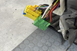 Porte avant gauche PEUGEOT 208 1