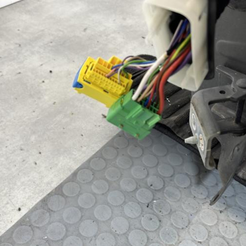 Porte avant gauche PEUGEOT 208 1 Photo n°5