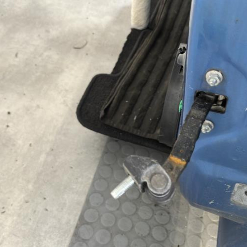 Porte avant gauche OPEL CORSA E Photo n°4