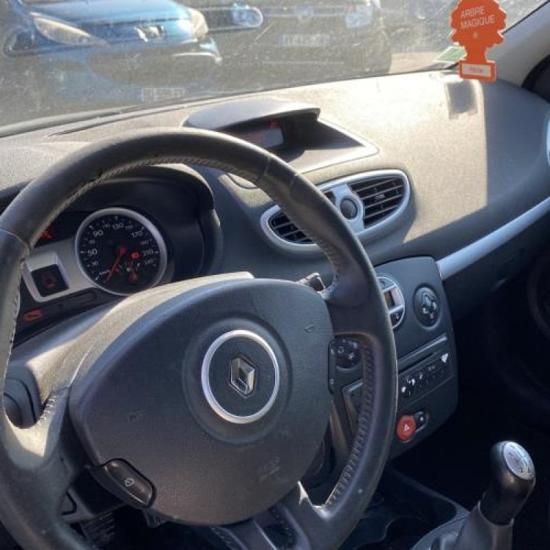 Trappe d'essence RENAULT CLIO 3 Photo n°16