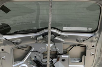 Malle/Hayon arriere FORD FUSION